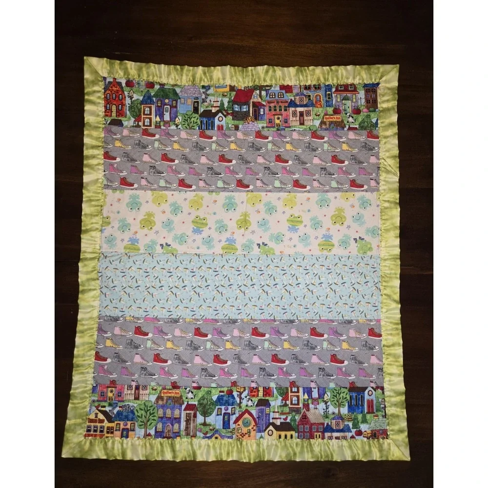 Handmade Vtg Baby Blanket Quilted Reversible Frogs City Shoes Flannel 38x32 Silk